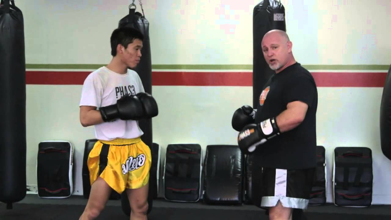 how-to-hit-if-you-don-t-have-reach-in-boxing-youtube