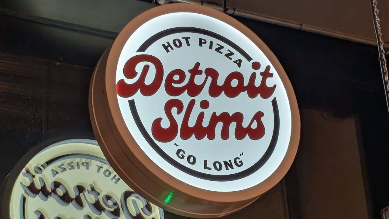 MY FIRST TRY AT DETROIT STYLE PIZZA!!!