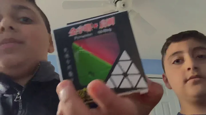 Unboxing the Qiyi Qiming pyraminx