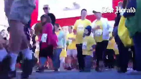 Runners take off at the start of the Just Run 3k in Pacific Grove #mcscores