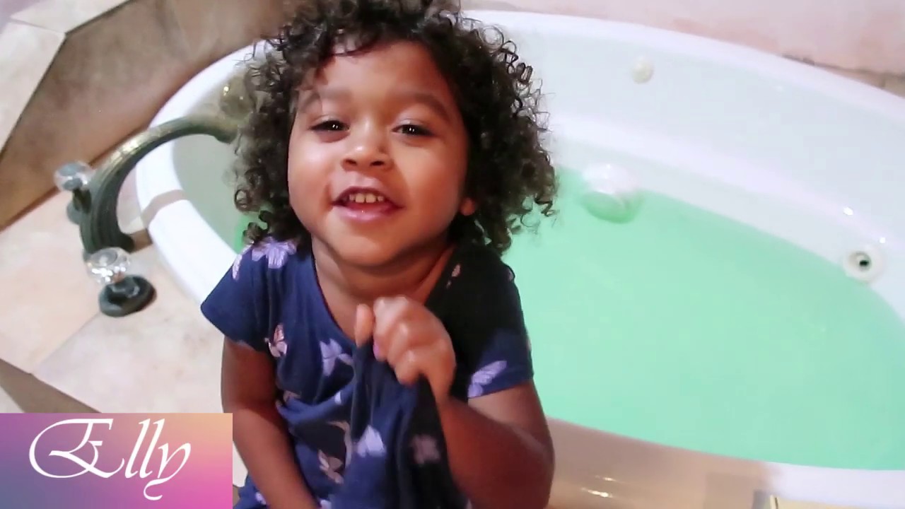 Opening Bath Bombs + Giveaway | Amazon Review | Unboxing with a 3 year old