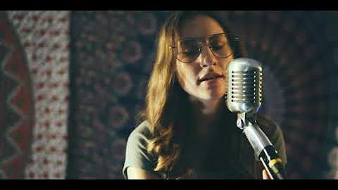 Ana Cisneros - Perdiendo el Tono ft Jey Makiavelic...