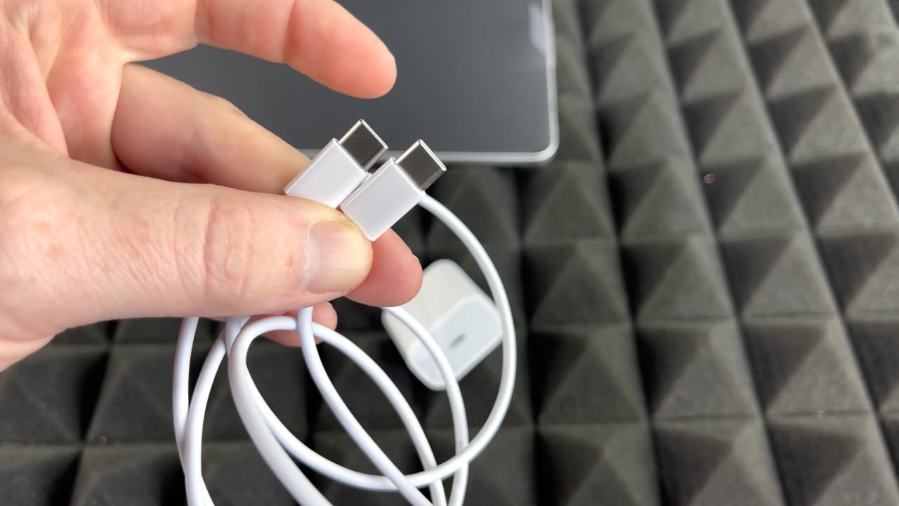 What Charger Cable comes with the New iPad Pro 2022 - 11”- (3rd Generation)  