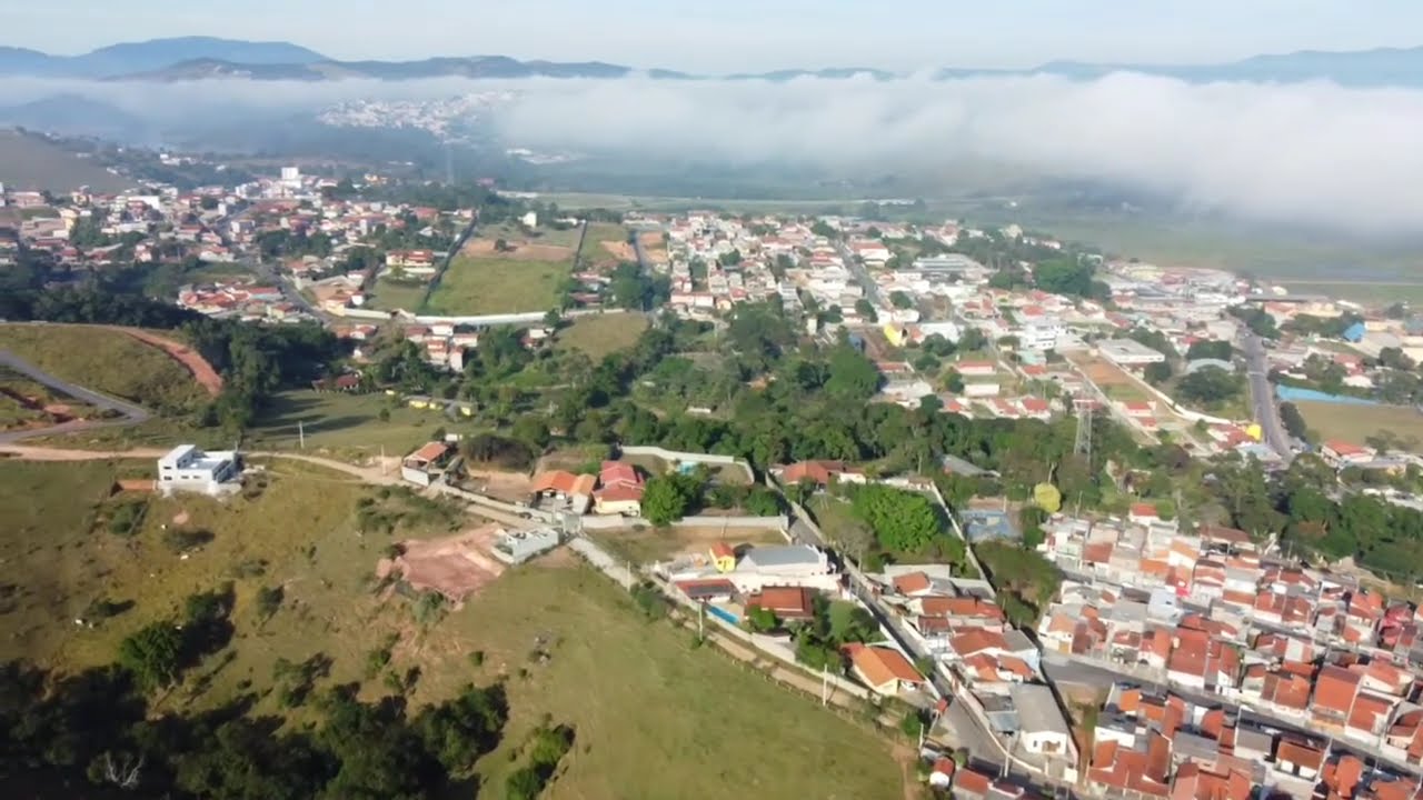 Por cima do bairro Vicente Nunes - Nazaré Paulista SP