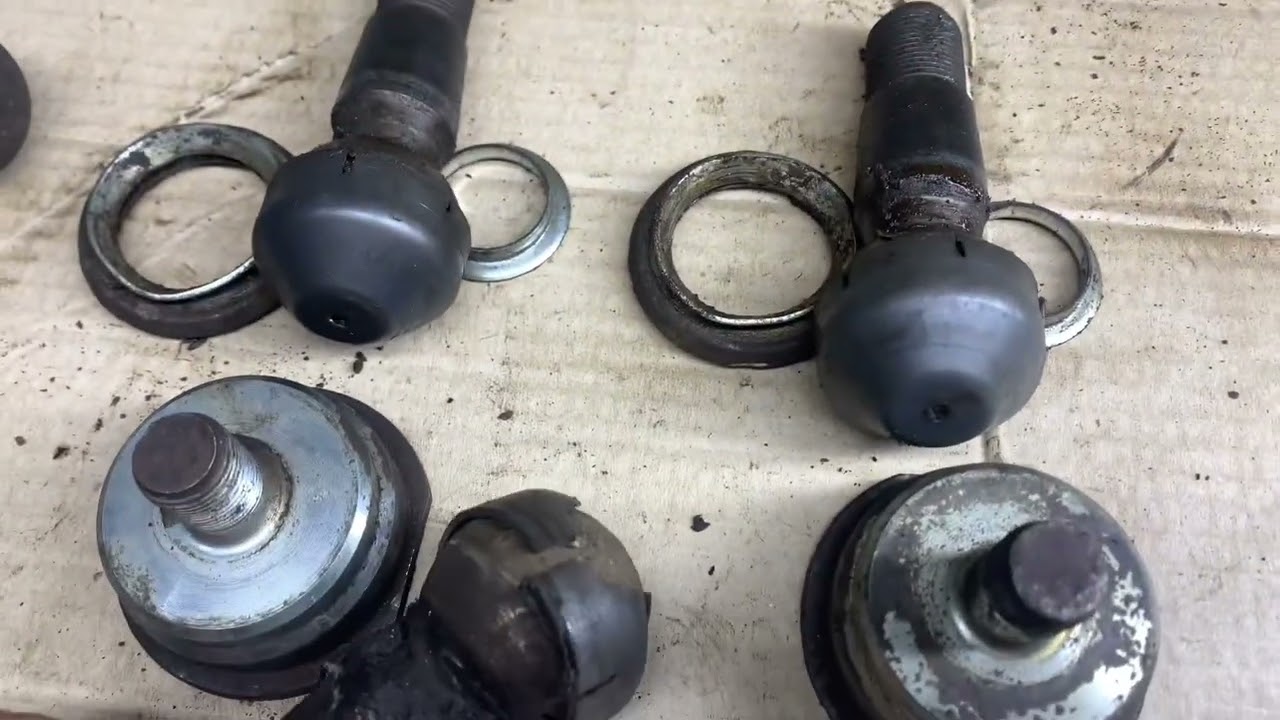 Нижние шаровые пружинной подвески NPR81