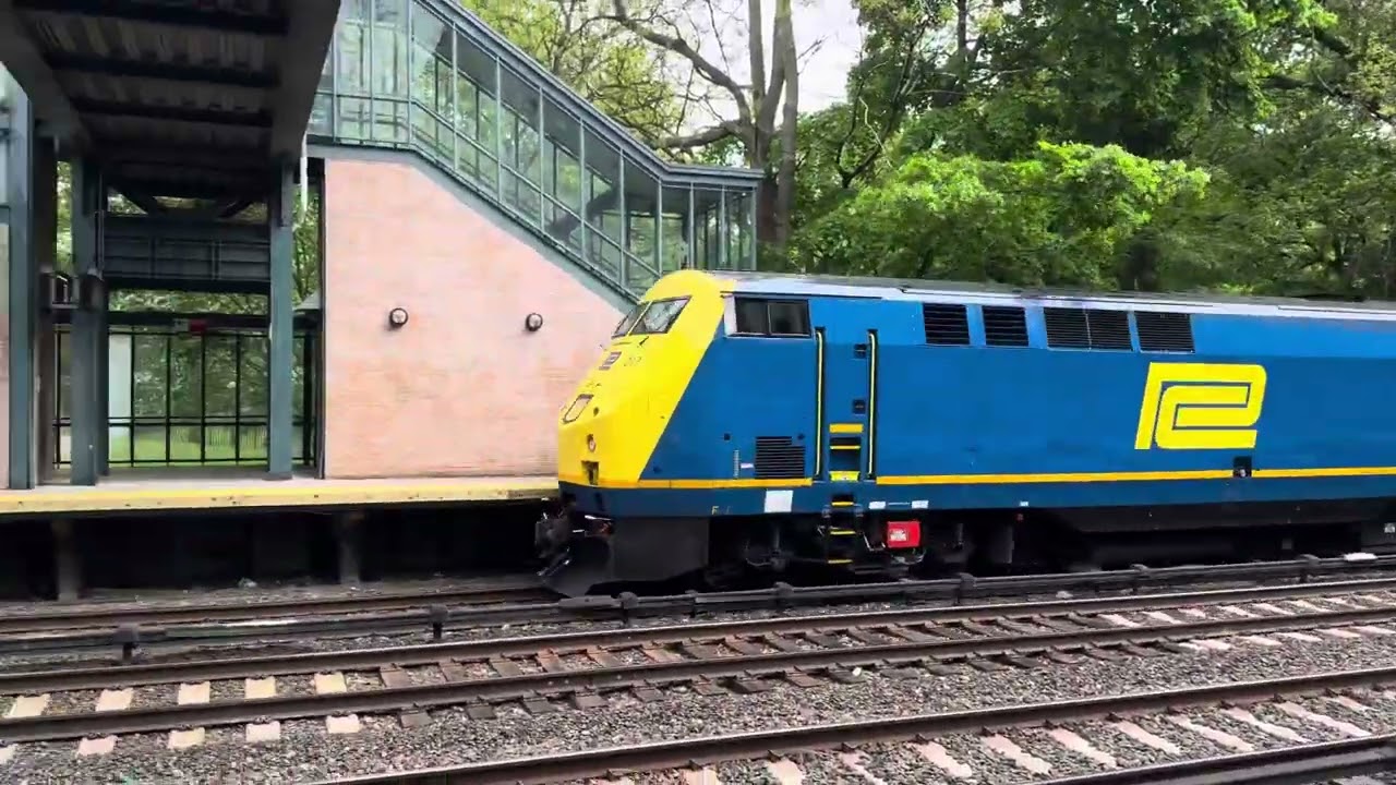 Metro North Penn Central heritage unit (MNCR217) passing Botanical Gardens