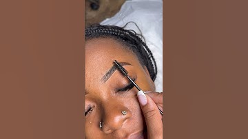 Henna Brow tutorial 🌿 IG: @camcosmetics  #brows #eyebrows #sobrancelhas #esthetician #hennabrows