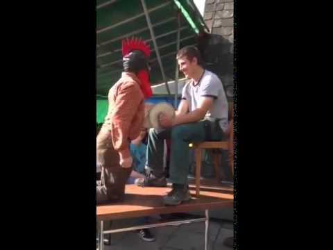 استهبل عليه