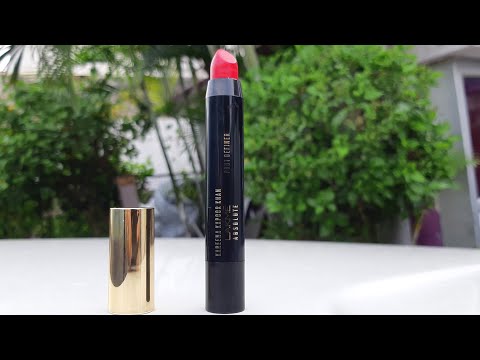 Lakme absolute kareena kapoor khan pout definer fearless red vs lakme enrich lip cryon berry red |