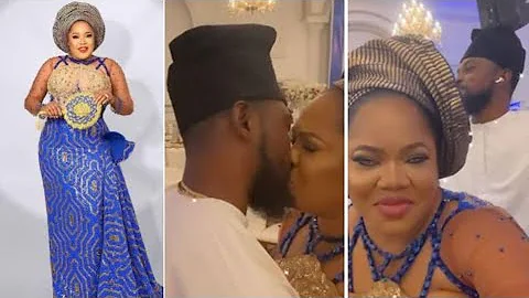 TOYIN ABRAHAM HUSBAND KOLAWOLE AJEYEMI HUNT FOR HER @ IYABO OJO EVENT TO GIVE HER GOOD NIGHT KISS