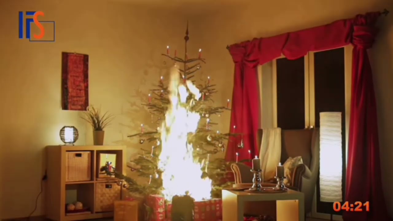 Ёлка горит, и ничего такого.