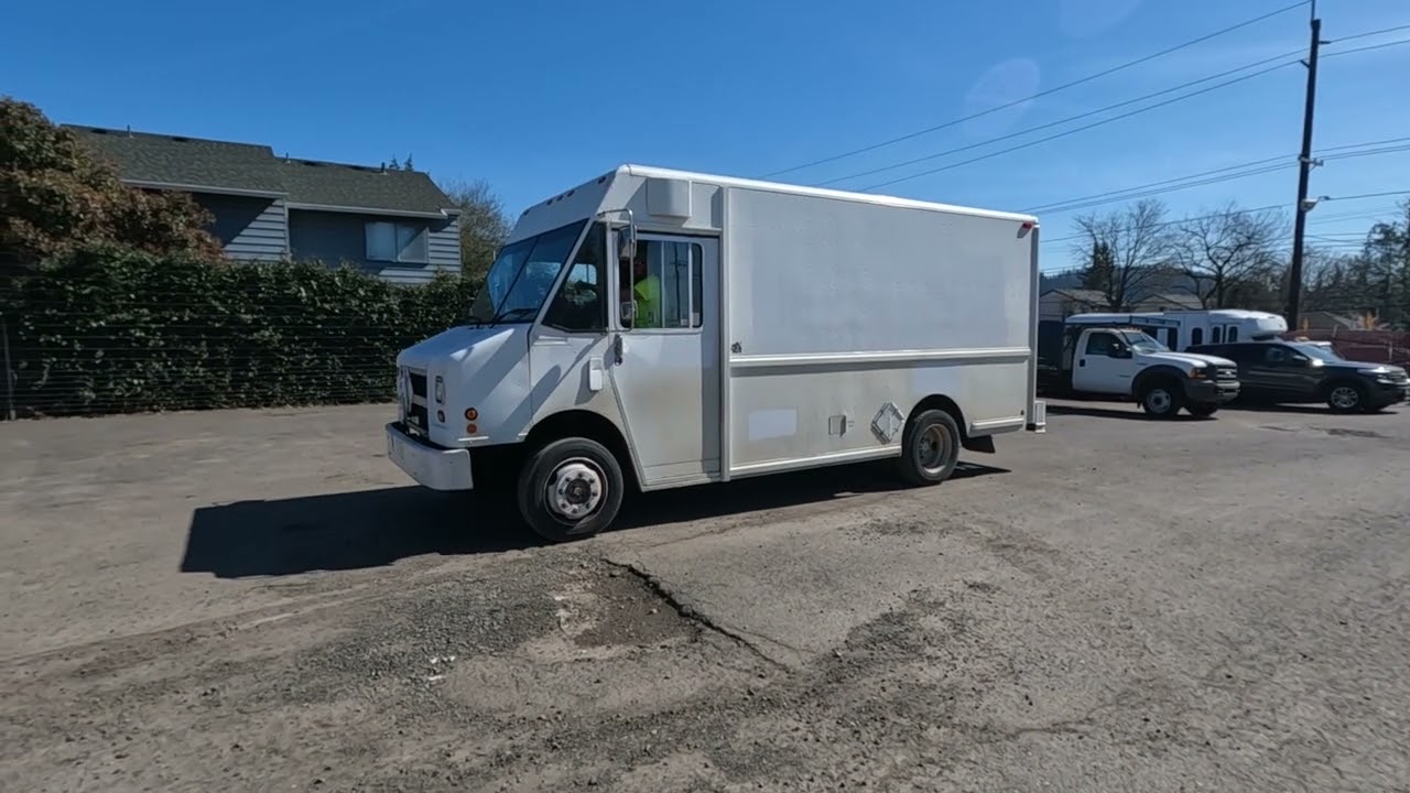 2000 FREIGHTLINER UTILIMASTER MT45 STEP VAN 767