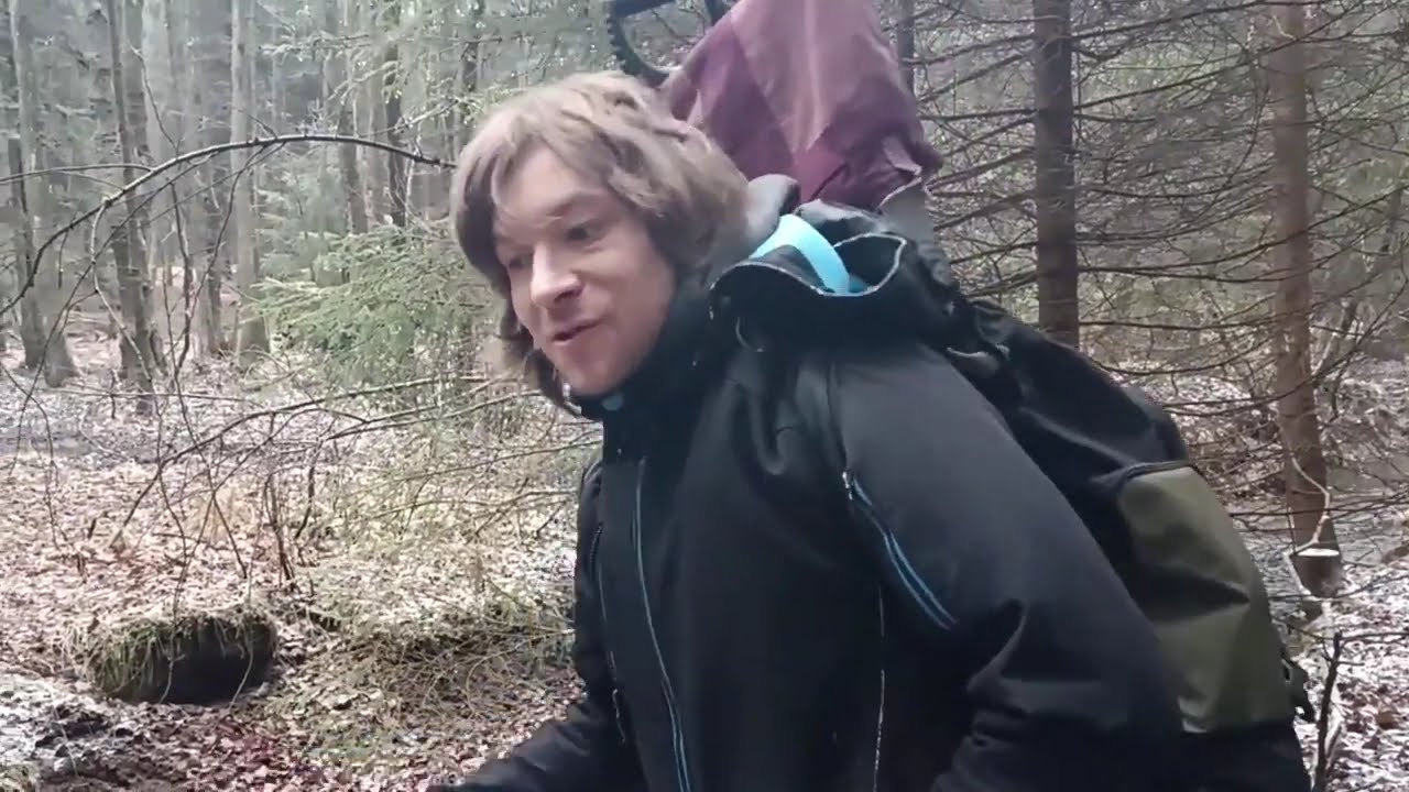 Druhá prospekce potencionálního potoka. I Second prospection of a potential stream.