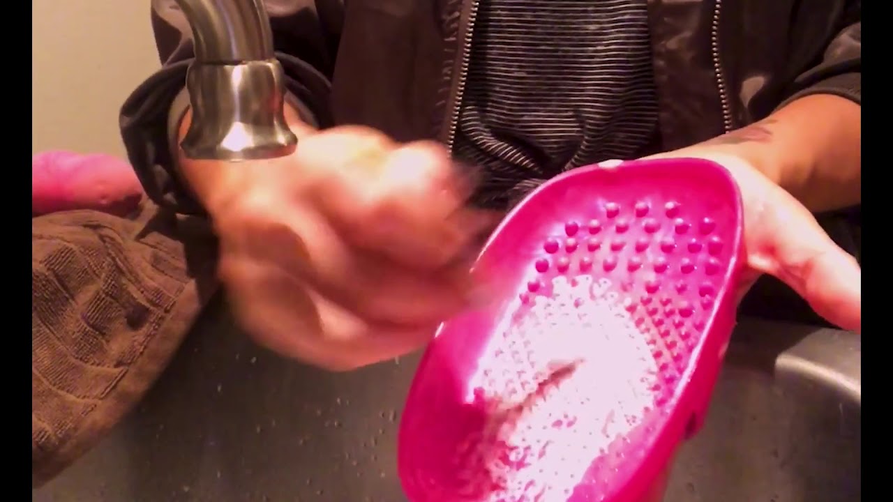 Cleaning makeup brushes with ZOTE Soap VS Real Techniques Gel brush cleaner .Zote for the WIN