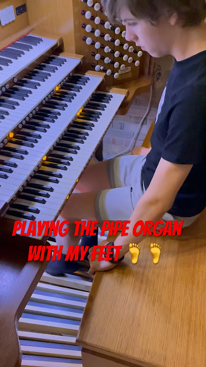 Playing the pipe organ with my feet #pipeorgan #music #organ #musician