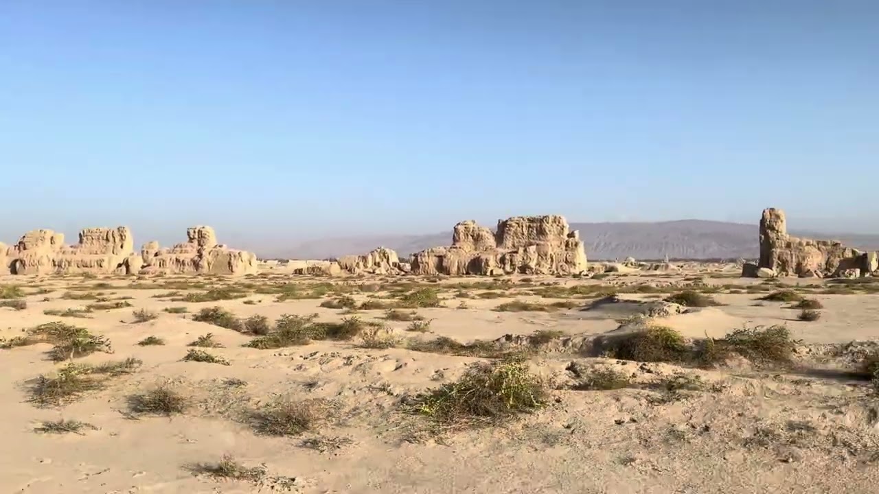 高昌故城を走る