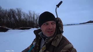 Такие Поклевки надо Видеть! Рыбалка по Последнему Льду на Оке в Рязанской области!