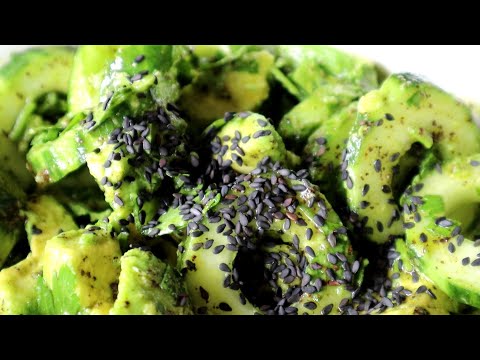 Video: Grönsaksallad Med Avokado Och Sesamfrön