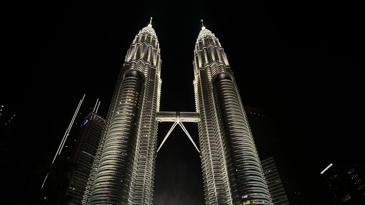 Kuala Lumpur, Malaysia ( Twin-towers light dance )