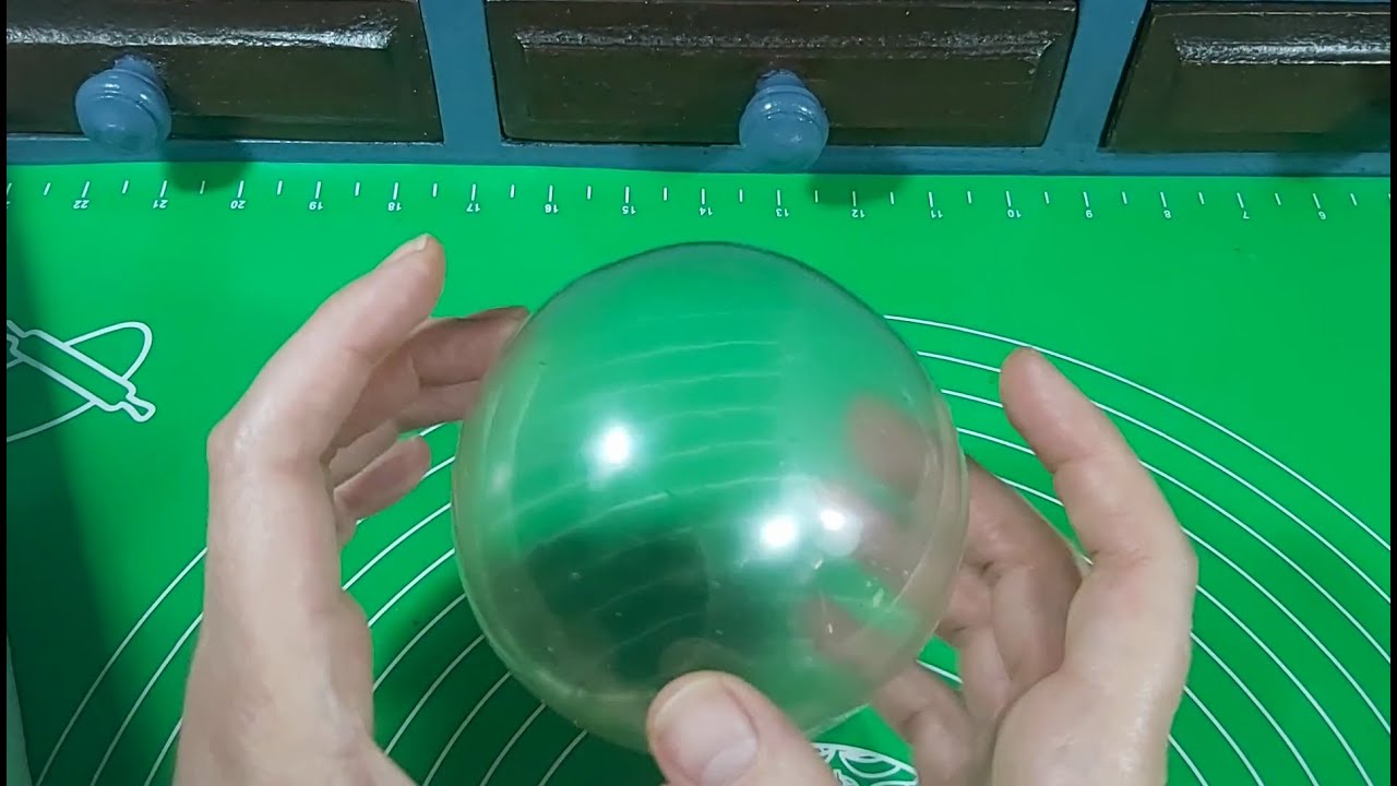 Perfect gelatin snow globe