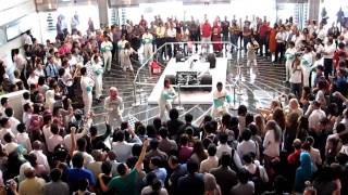 Petronas Prima 95 Flash Mob at Klcc 11.4.11