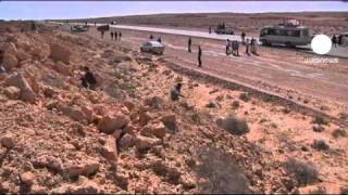 Libyan army attempt to stop rebels pushing west