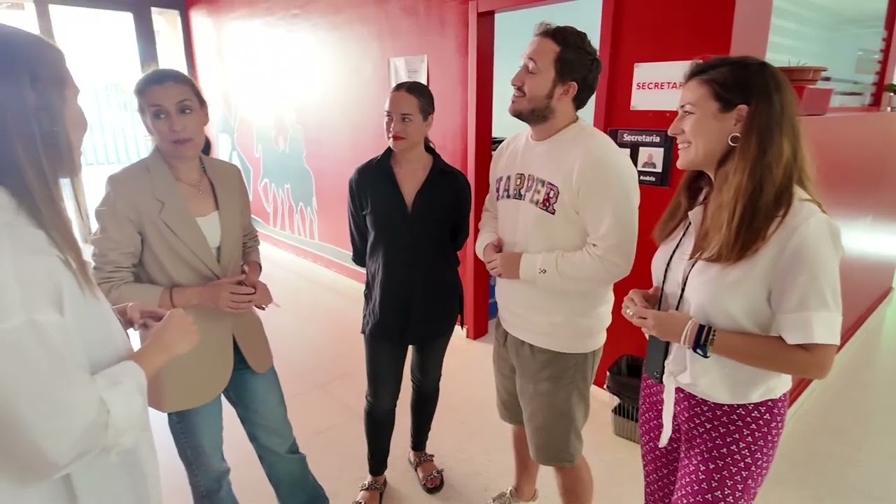 La alcaldesa Ana Belén Fernández visita el colegio CEIP Miguel de Cervantes