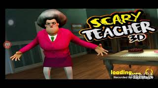 jogando Scary teacher