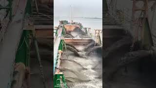 Massive Mud Flow! Satisfying Dredger Loading Process