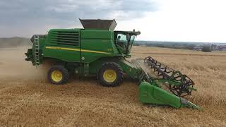 SKLIZEŇ JEČMENE / HARVEST BARLEY - CLAAS 770 + JOHN DEERE T670i + NEW HOLLAND CX 8.90 TATRA PHOENIX.