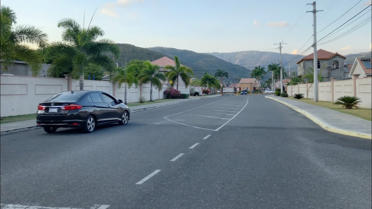 Driving to Caymanas Estate...One of the most beautiful gated community in Jamaica 🇯🇲 YouTube