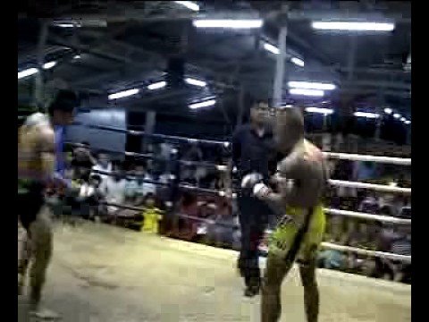 Robert Lek (Tiger Muay Thai) win fight Oct 14, 2008 Thailand