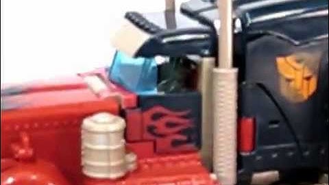 Voyager Class Optimus Prime Camparative Review Part 2: Vehicle Mode