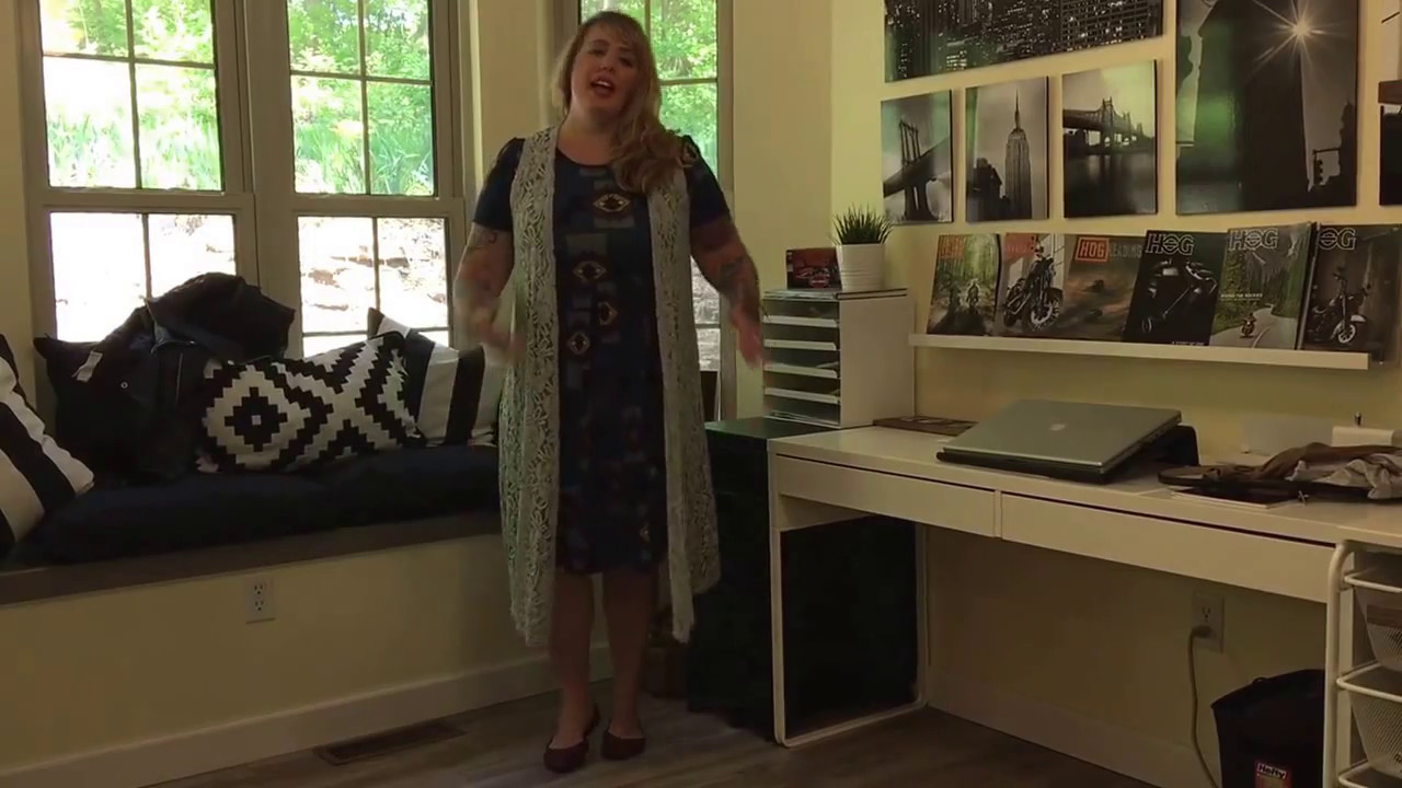 Styling the Lularoe Amelia dress