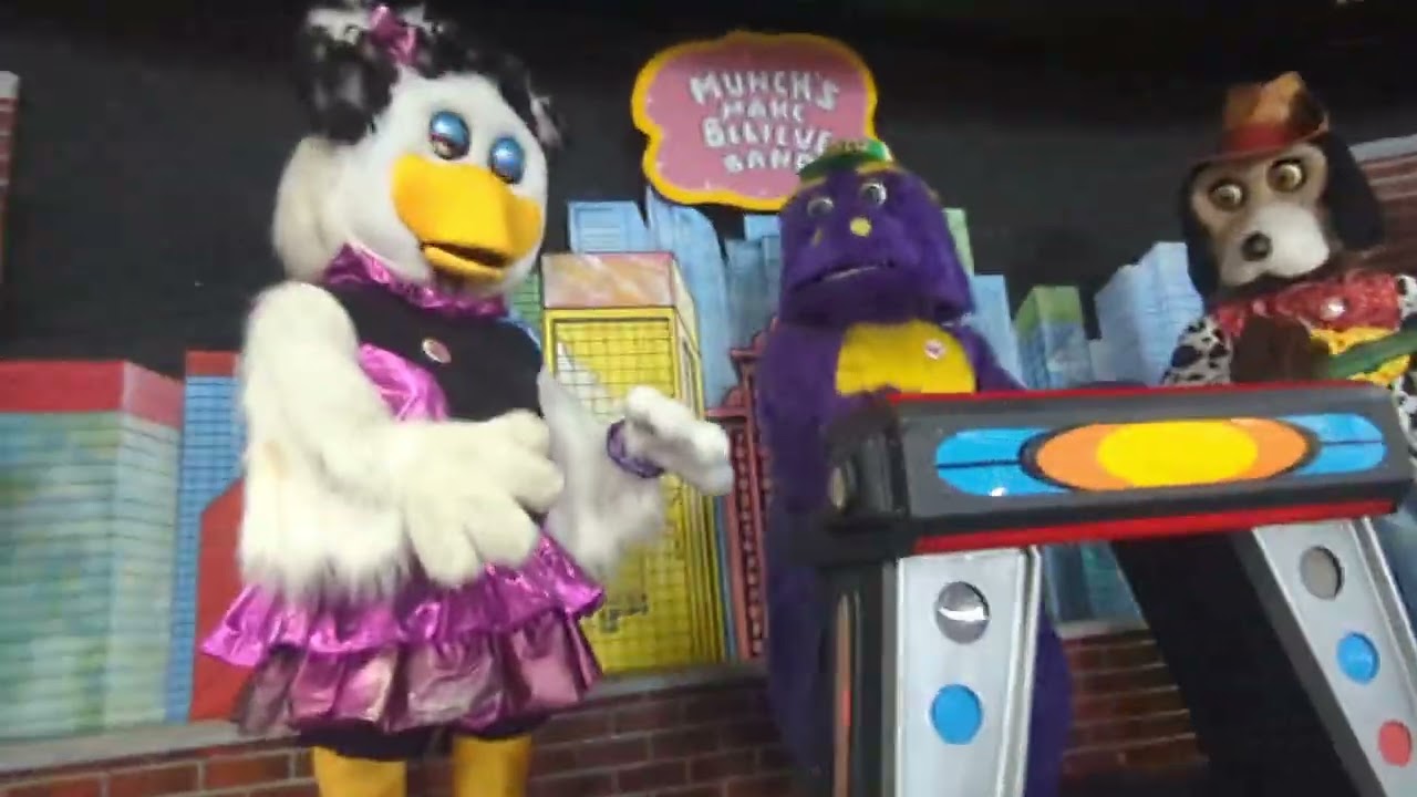 Lend A Helping hand | South Toledo Chuck E Cheese's | Animatronics