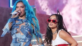 Karol G y Becky G CANTANDO POR PRIMERA VEZ MAMIII ¡EN VIVO!