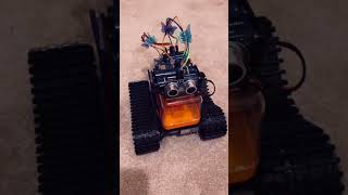 I built a robot! 🤖 arduino