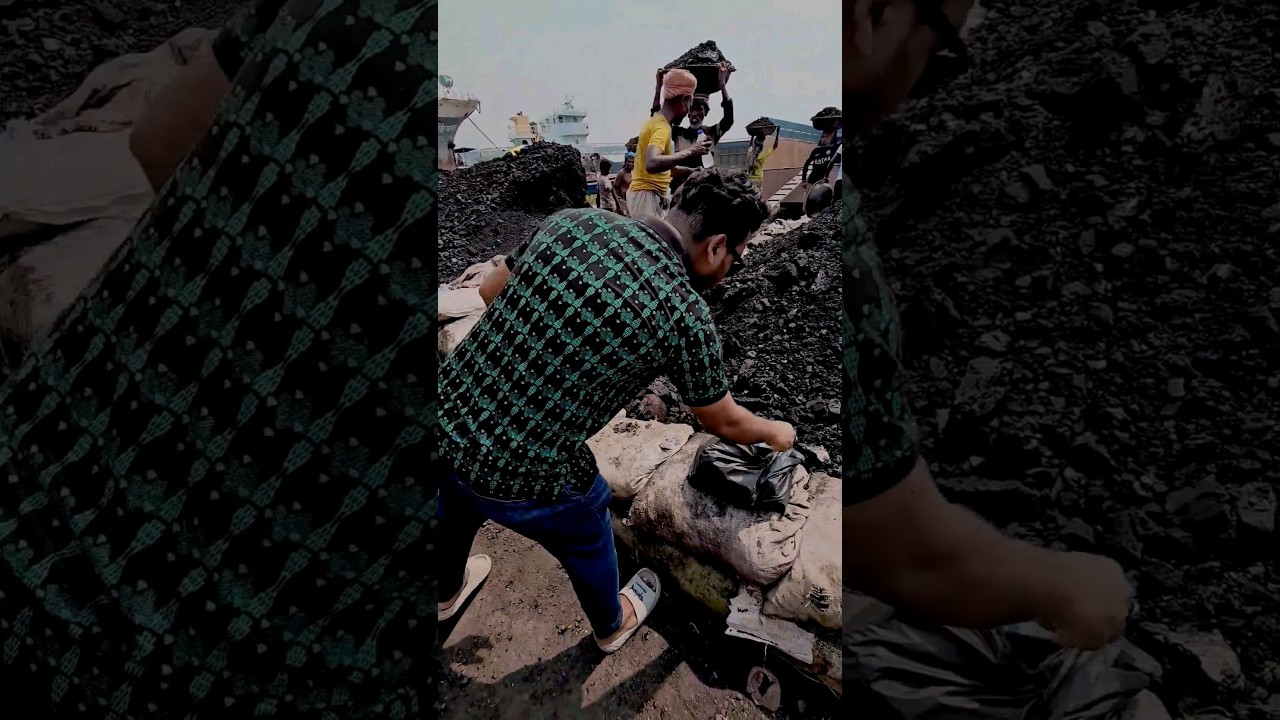 Hridoy SEO Agency পক্ষ থেকে এই তীব্র গরমে কিছু পরিশ্রমী মানুষের মাঝে ঠান্ডা পানি বিতরন করা হয়েছে।