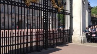 Schimbarea Garzii la Palatul Buckingham Londra partea 1