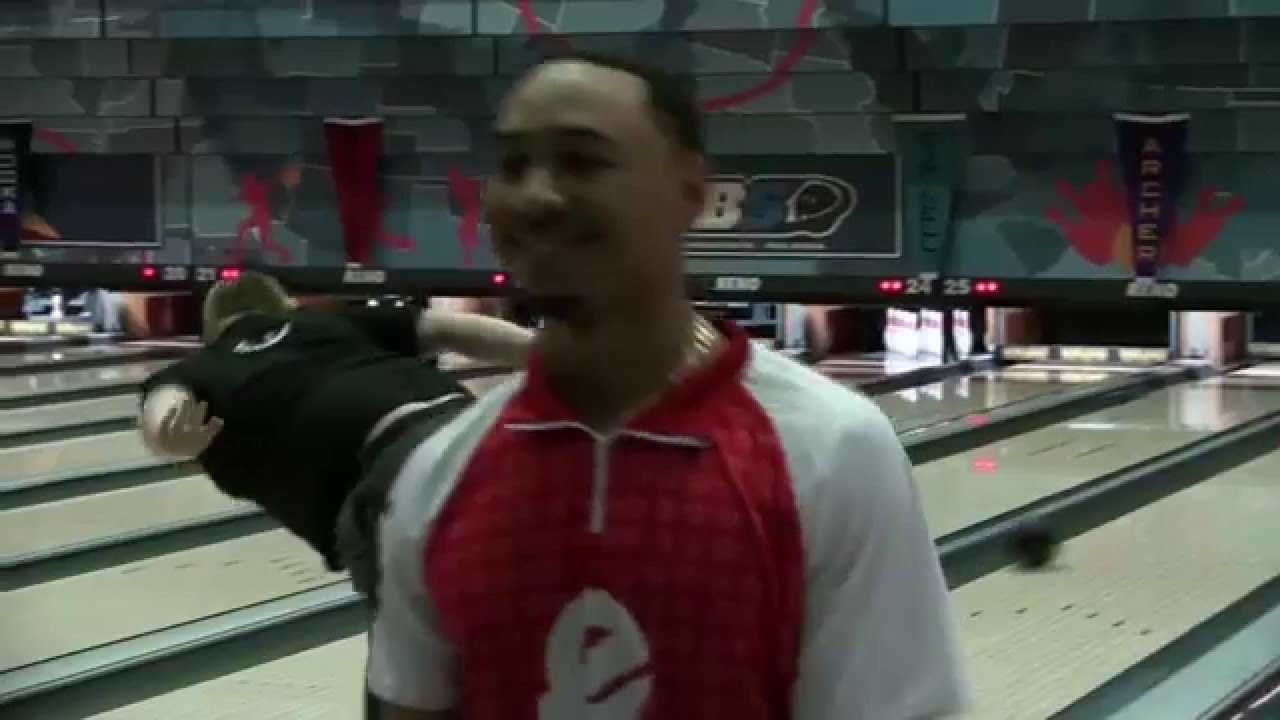 Mookie Betts Strikes During PBA Tour Practice Session - YouTube
