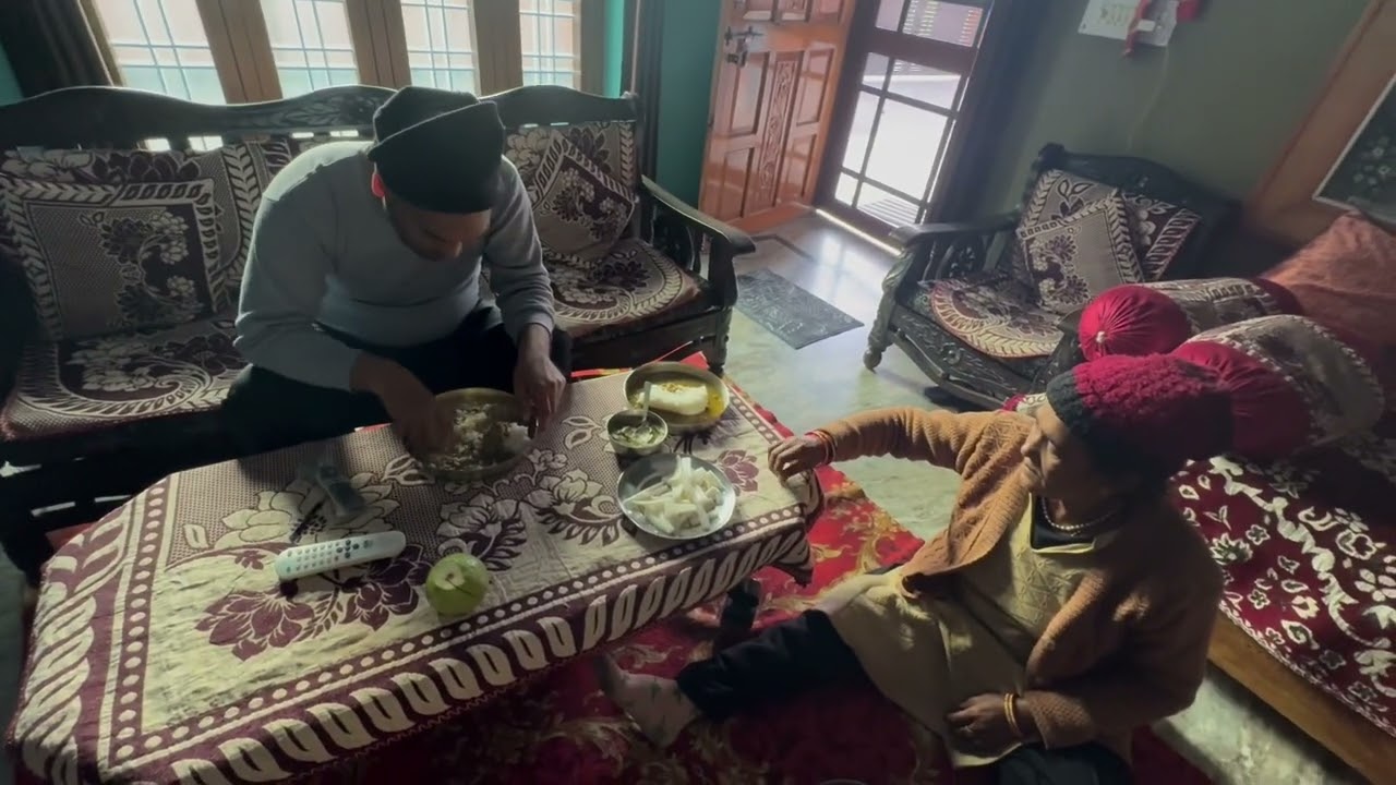 Bhaat daal k sath mooli ka salad 🥗 Dekh k mja a gya!