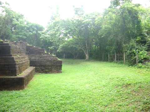 โบราณสถานพานหิน The Ancient Phan Hin Shrine