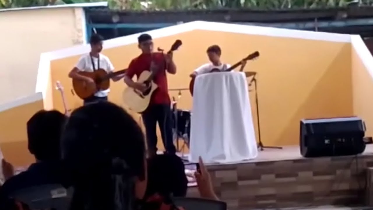 VOLAR CANTANDO TRÍO LOS GUITARRISTAS DEL SEÑOR 