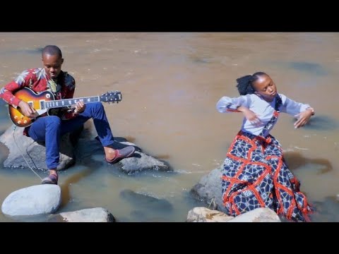 Wakuabudiwa wakuheshimiwa ni Wewe Mungu cover song by Vicky Mwangi
