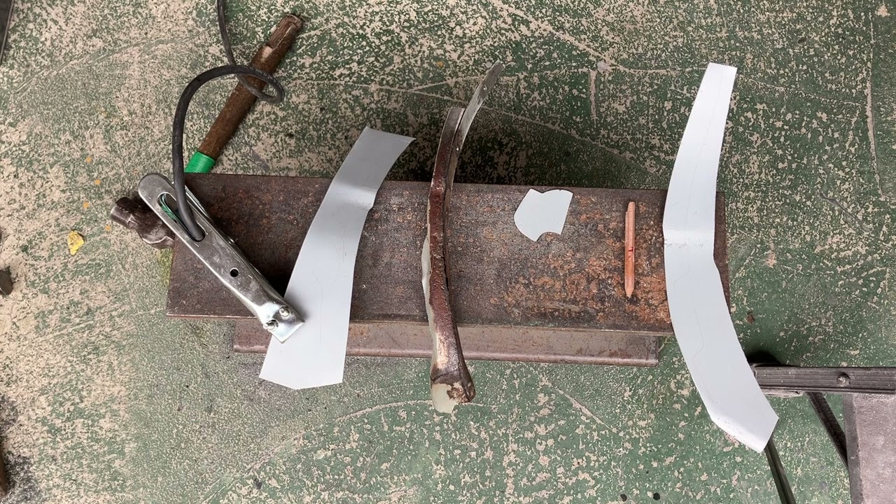 【マツダ ベリーサ】切り貼り錆修理リヤフェンダー部のピース作りノーカット