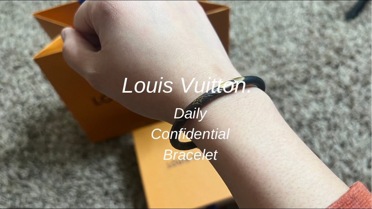 Daily confidential leather bracelet Louis Vuitton Black in Leather