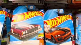 Hunting hot wheels at my local bi-mart.. what a super hunt!! 🔥🔥