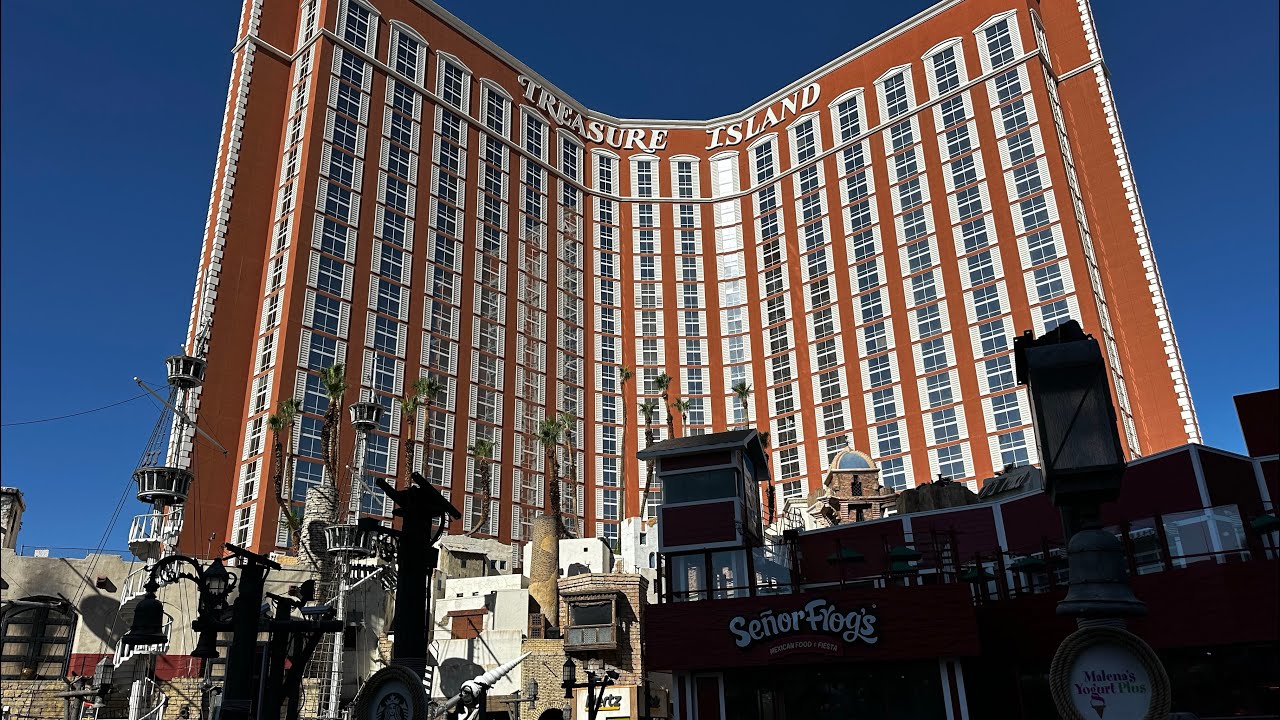 Walking around Treasure Island, Las Vegas - TI Hotel & Casino 