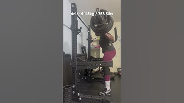 Deload week squats before the peak 🚀 4 weeks out #powerliftingmotivation #powerliftingjourney