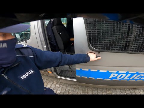 Wideo: Czy funkcjonariusze CBP są policją?